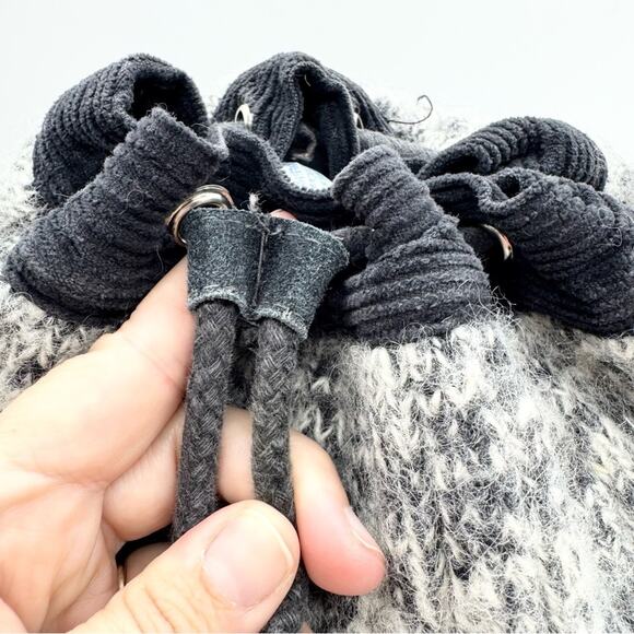 Y2K Artsy Boho Hippie Knit Wool Drawstring Backpack Bag Grey/Black - Medium - Picture 4 of 13